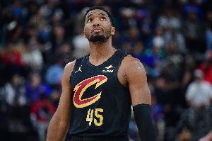 米切尔：我们输掉了一些本不该输的比赛 非常感激这段挣扎的经历