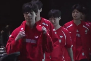 957：EDG阵容还是花了点钱的吧，应该比WE贵不少