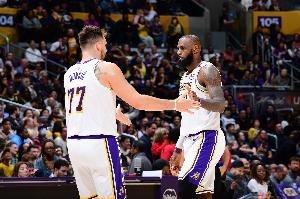 排位关键时刻！ESPN预测明日胜率：湖人51% 魔术49%