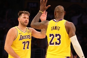 整个晋西北…西部前4前6前10均在惨烈争夺 各队冲刺赛程一览