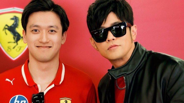 梦幻联动法拉利官方晒周杰伦与周冠宇合照：Ciao，杰伦