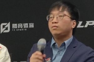 Tabe：我们教练组会经常跟老猪频繁沟通，都觉得塞恩这个英雄很好