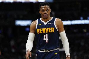 主裁判：吹罚跳球是因为两队都没挑战了 威少犯规时比赛还剩0.1秒