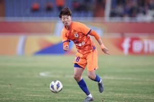 记者：泰山队今日前往长春，高准翼复出&李小恒首次随队赴客场