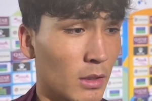 国少球员艾力尼扎尔：上半场太紧没进入状态，70分钟就跑不动了