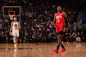 3月1日以来战绩：勇士13胜4负第4&火箭13胜5负第5 两队两天后碰面