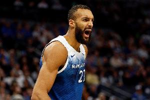 统治力！戈贝尔最近4场比赛场均20.5分18.5篮板