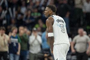 爱德华兹：我们会在内部沟通球队出现的问题 希望下场前能调整好