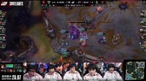 也是给你点上陪玩了！TES赛后语音众人疯狂安慰Creme：心态好一点坚哥！