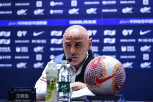 足球报：穆斯卡特多次不满判罚尺度 蒯纪闻逐渐走向一队阵容