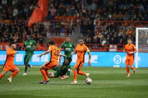 足球报：比赛日到玉昆主场消费，是给主队细水长流的资金支持