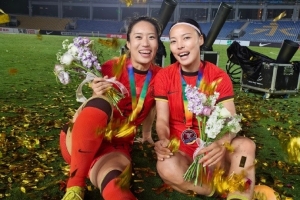 李梦雯庆祝永川杯夺冠：为她 永远热泪盈眶……