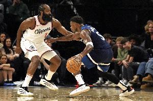 身在船营心在狼！船记：快船球迷今晚得不到想要的东西了