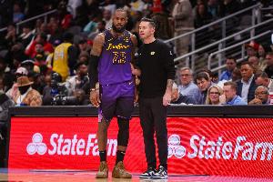 詹姆斯发推：想说些什么 但已无关紧要 恭喜雷迪克取得季后赛资格