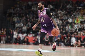 攻坚利器！里勒10中7砍半场最高19分外加3助 三分4中3