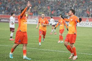 记者谈泰山未来选帅：韩鹏和周海滨都可以一试