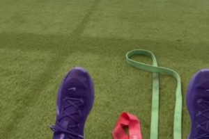 面朝大海 詹姆斯晒备战季后赛动态 海边放松+个人训练