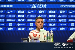 阿洛伊西：球队踢出想要的足球并拿下胜利，我们拿出了职业表现