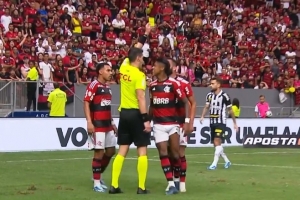 巴甲赌神？巴媒：弗拉门戈前锋涉嫌故意吃牌帮自己亲戚下注获益