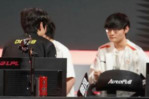 都在磕CP？NGA热议Tian和Doinb赛后碰拳：爱的反义词是无视