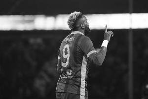 解说员：浙江下场可能臂缠黑纱，有些人说吸毒鬼不值得悼念毁三观