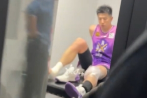 愿无大碍京媒：邹雨宸意外受伤 将前往医院进一步检查