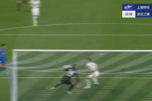 申花1-0领先！邵镤亮出球被断，特谢拉折射破门，谢鹏飞送助攻