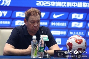 斯卢茨基：谢鹏飞的表现我认为非常好 会认真应对部署接下来比赛