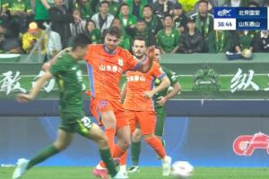 热议泽卡直红：略严厉&比赛失去悬念 下场谁踢泰山估计笑不动了