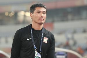 邵佳一：两队竞技状态不相上下，大连英博给我们制造了很大麻烦