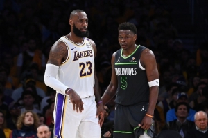 詹姆斯：我们在快攻上就输了19分 给对手轻松得分的机会很难弥补