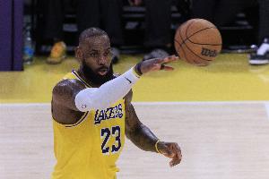 森林狼全场快攻得分为25分湖人只有9分 利用失误得分为18：9