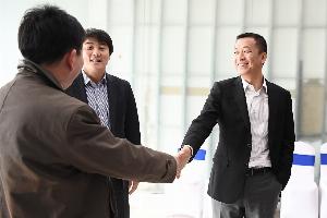 足球报：京鲁大战前周金辉批评球队表现，塞蒂恩揽下全部责任