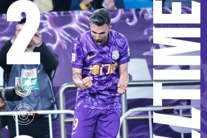 足球报：津门虎队员赛后把于根伟抛起来庆祝，也是压力的释放