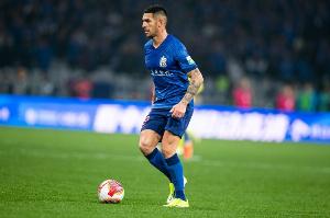 东体：路易斯承担更多中前场拿球和组织进攻角色，他逐渐找回状态