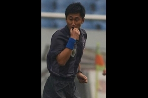 完成中超主哨200场成就！马宁发文纪念：感恩过往，拥抱未来