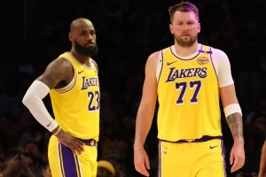 G2背水一战！巴克利：湖人坐拥詹东若过不了首轮 将非常难看