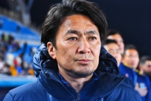 筱田善之：主场输球要向球迷道歉 上半场失误造成丢球需要反省