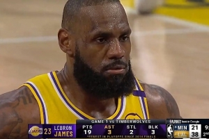 被限制！上一场詹姆斯仅3助攻 为2014年总决赛以来个人季后赛最低