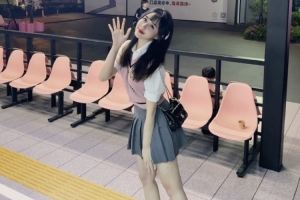 哪来的女大解说suki分享照片：介绍个姐姐给你们~