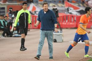 东体：泰山仍会以进攻为主，申花擅长的高速转换机会将增多