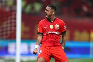 记者：莱昂纳多禁区内的效率仍是强点，他和武磊应会更多寻找彼此