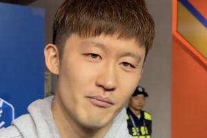 王彤：自己是吃着止疼片上场，没办法人太少了，咬牙踢