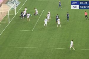 错进错出！郑浩乾第77分钟门前乱战破门，三镇2-1反超津门虎