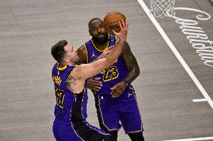 湖人1-3落后&G5回主场！ESPN预测胜率：湖人63.4% 森林狼36.6%