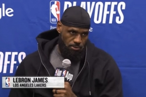 詹姆斯：季后赛打好节末很重要 我们在第一二四节节末都没打好