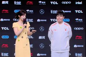 369谈格温暴打Ale武器：格温打武器有公式的，网上搜一下就能搜到