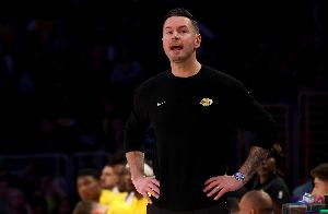 雷迪克季后赛仅用5人打满半场 自96-97赛季有统计以来首次！