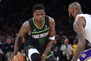 拳怕少壮✊森林狼第四节得分全部领先湖人 四场总比分105-69