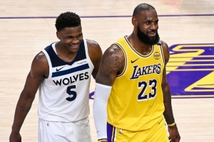 帕金斯：爱德华兹在季后赛淘汰过杜兰特和约基奇 轮到勒布朗了？